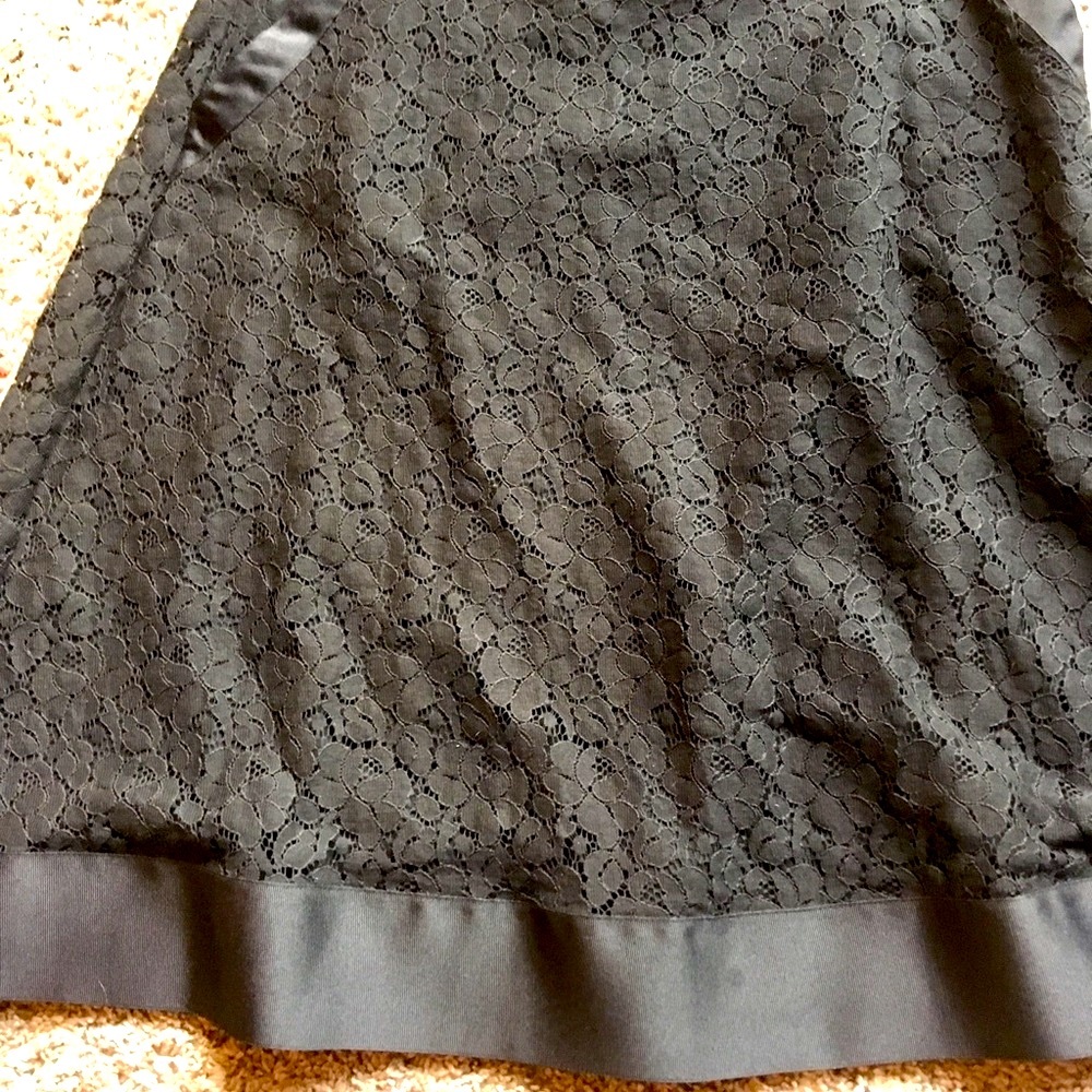 Mizrahi black lace skirt size 8